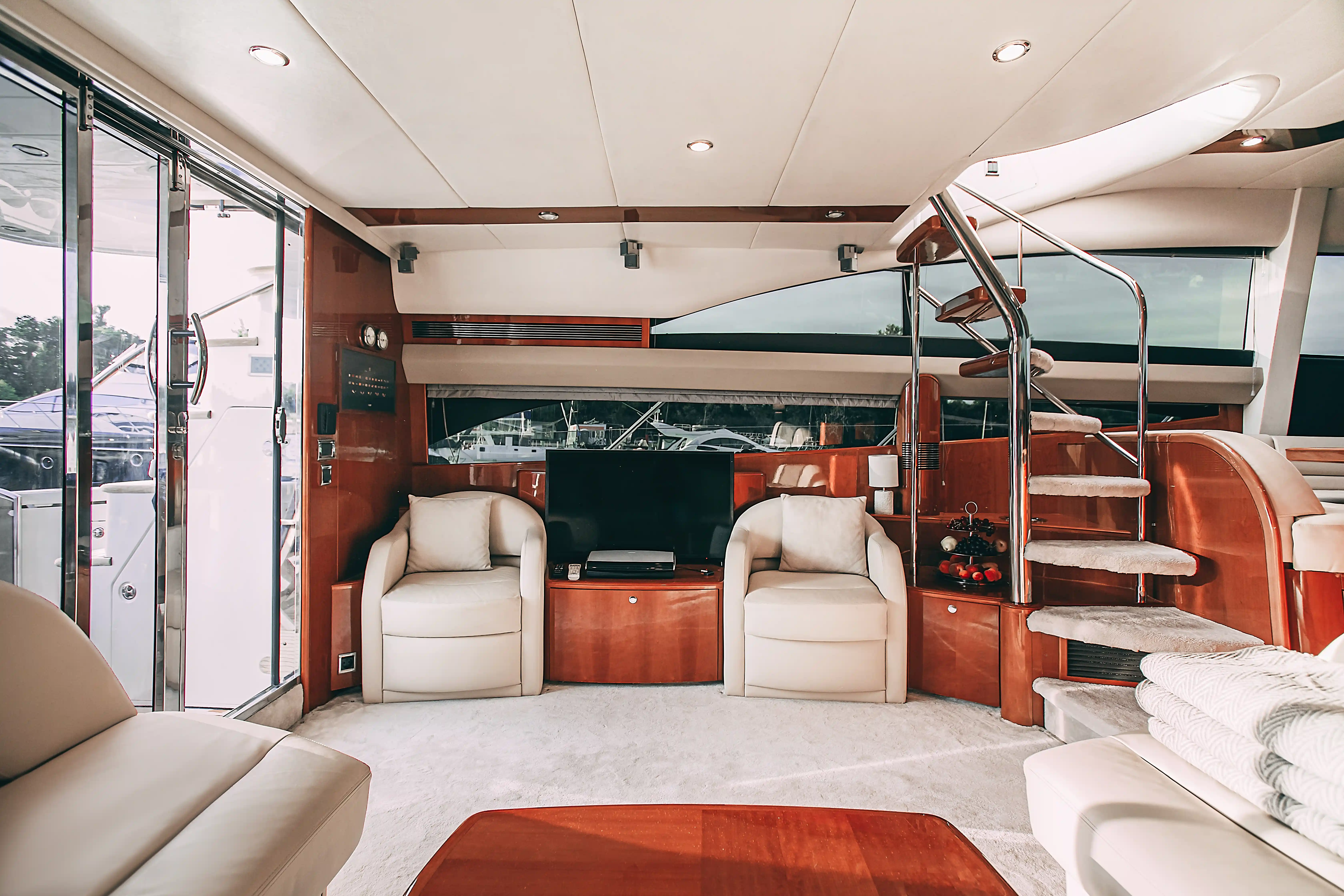 Яхта Princess 57 Esperanza image- 16